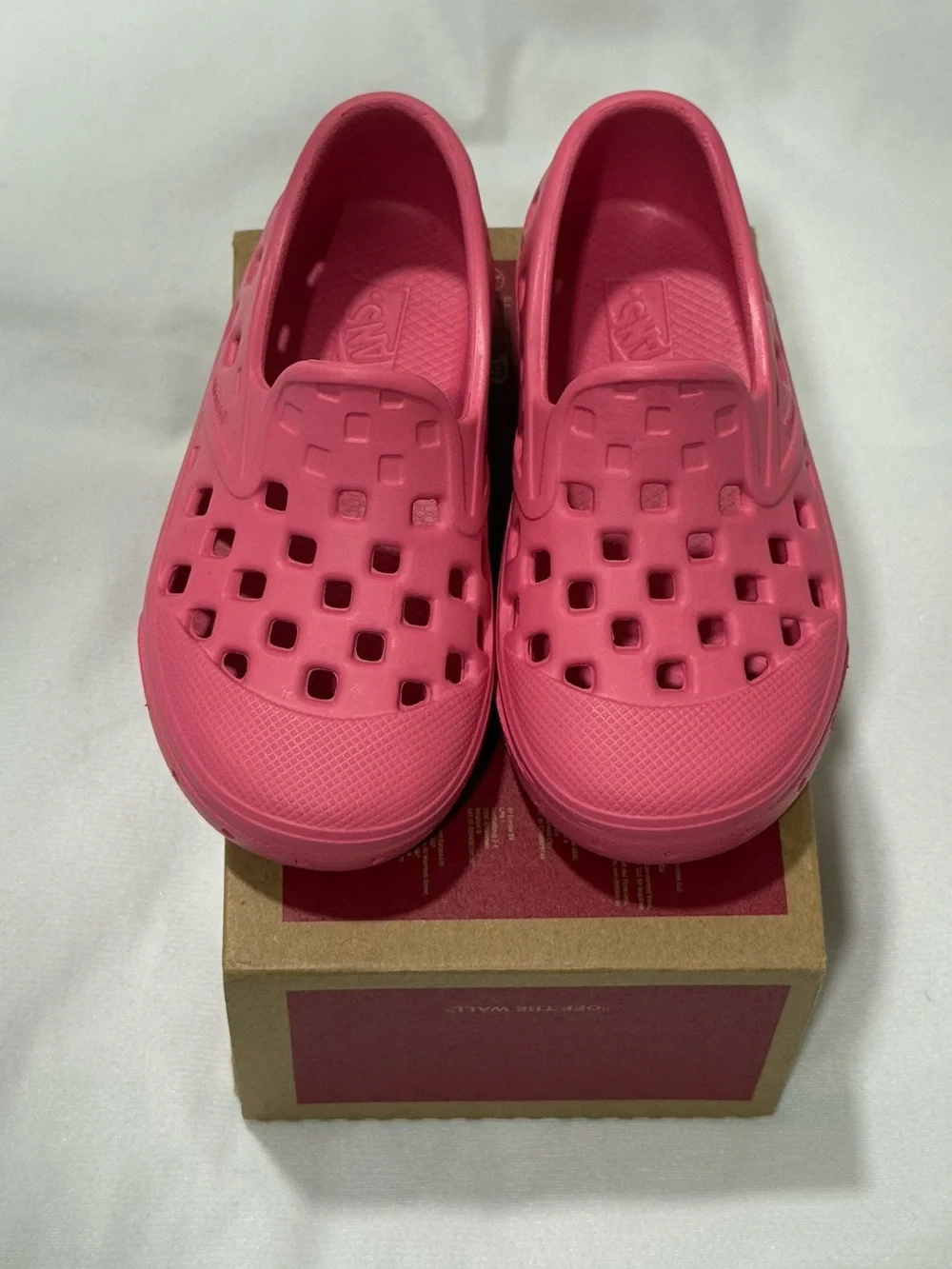 🆕 Vans Big Kids' Girls SLIP ON TREK Water Shoes